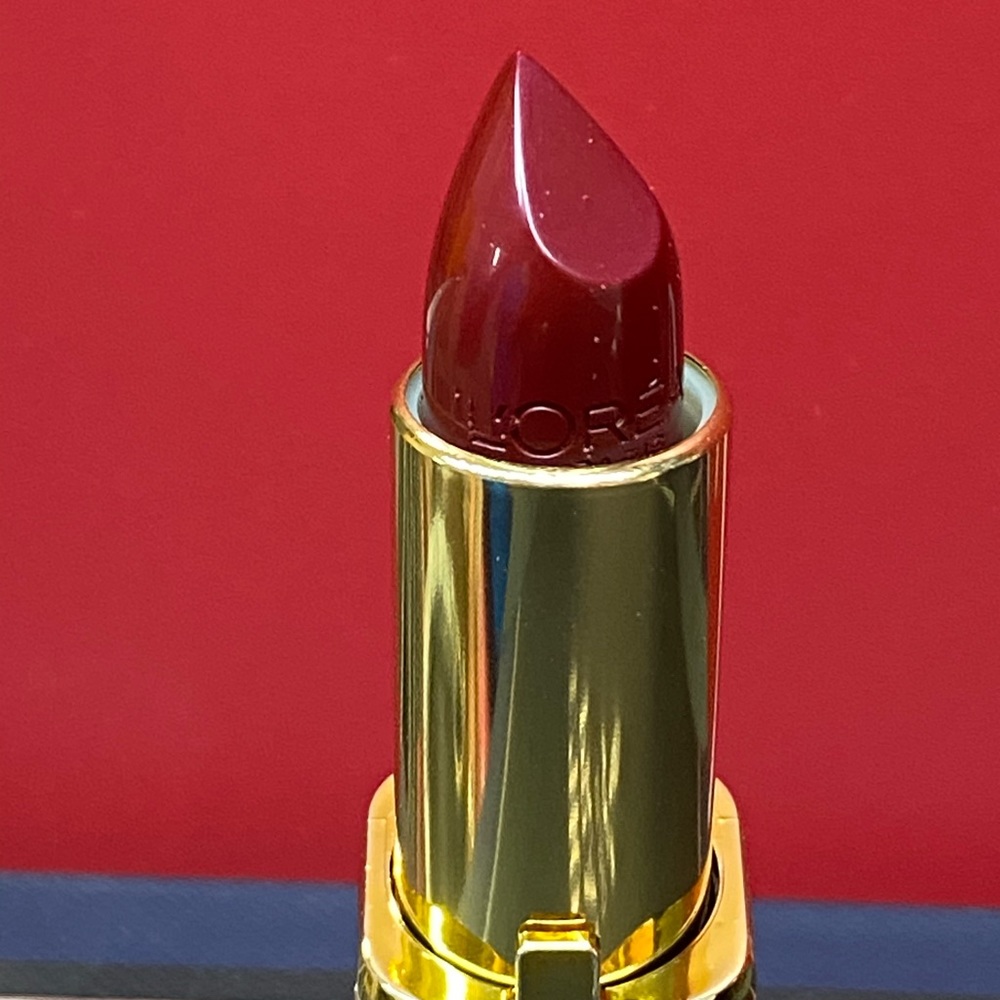 L’Oréal lipstick , shade 435, plum my nights!